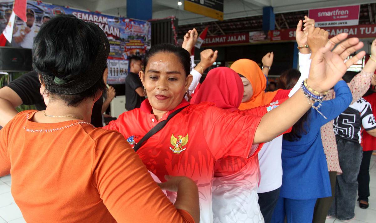 Ragam Lomba 17an Semarakkan Terminal Kampung Rambutan Jakarta
