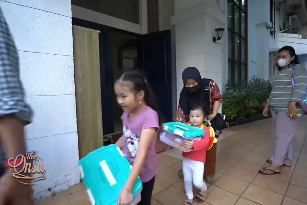 [Fimela] Keluarga Ruben Onsu dan Sarwendah