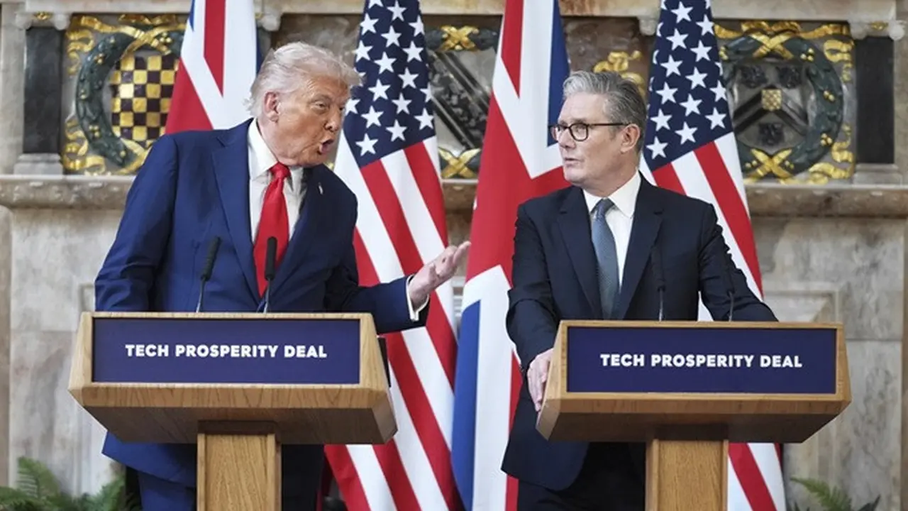 Presiden AS Donald Trump dan PM Inggris Keir Starmer di London pada 18 September 2025.