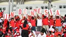 <p>Para suporter Indonesia memberi dukungan jelang dimulainya laga semifinal Piala Asia U-23 2024 antara Timnas Indonesia U-23 menghadapi Uzbekistan U-23 di Abdullah bin Khalifa Stadium, Doha, Qatar, Senin (29/4/2024). (AFC)</p>