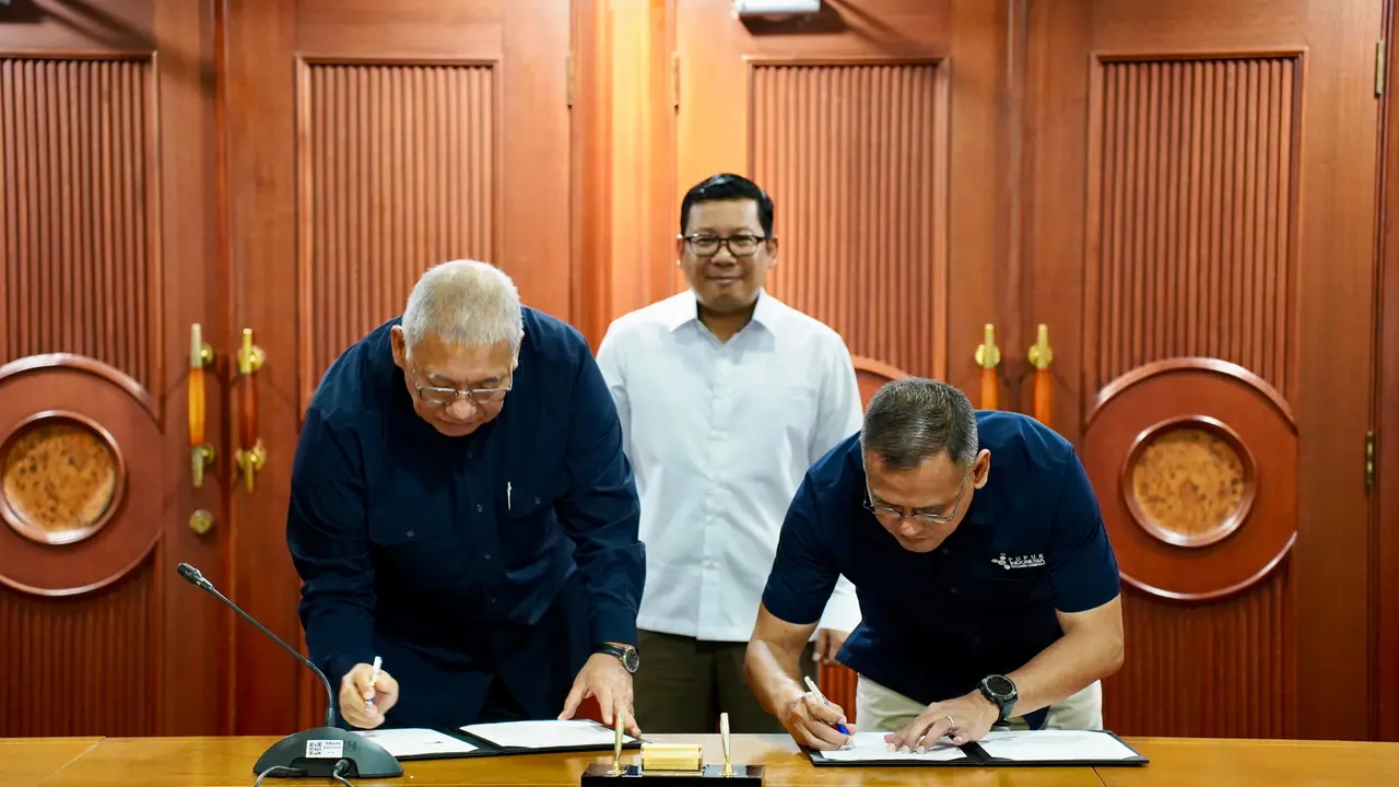 PT Pupuk Indonesia (Persero) berupaya meningkatkan kesejahteraan petani dengan memperkuat kemitraan melalui program Makmur bersama Perum Bulog
