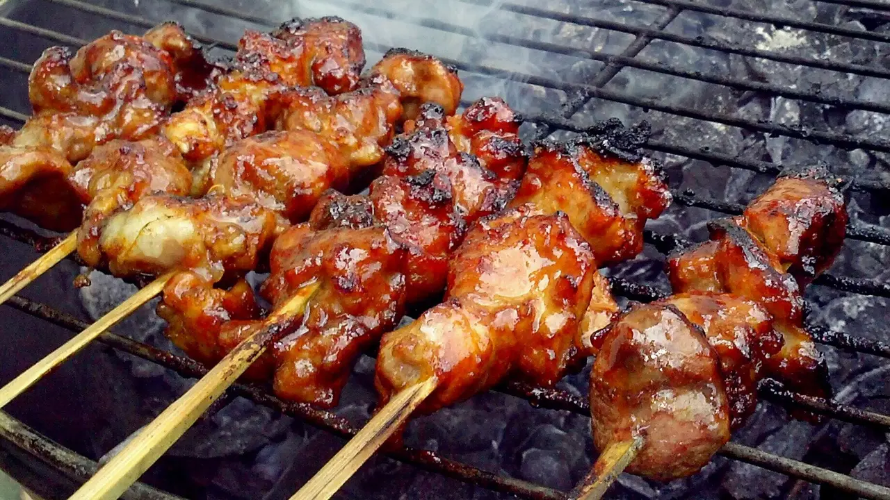 [Bintang] Sate Bumbu Kacang vs Kecap, Kamu Pilih yang Mana?