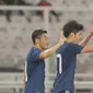 Para pemain Jepang U-19 merayakan gol ke gawang timnas Indonesia U-19 pada laga uji coba di Stadion Utama GBK, (24/3/2018). Indonesia U-19 Kalah 1-4. (Bola.com/Nicklas Hanoatubun)