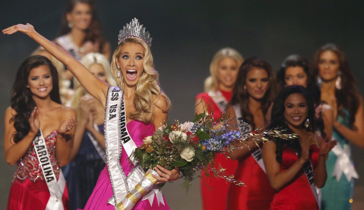 Olivia Jordan dari Oklahoma usai dinobatkan sebagai Miss USA 2015 setelah memenangkan kontes kecantikan tersebut di Baton Rouge, Louisiana, Minggu (12/7/2015). (REUTERS/Adrees Latif)
