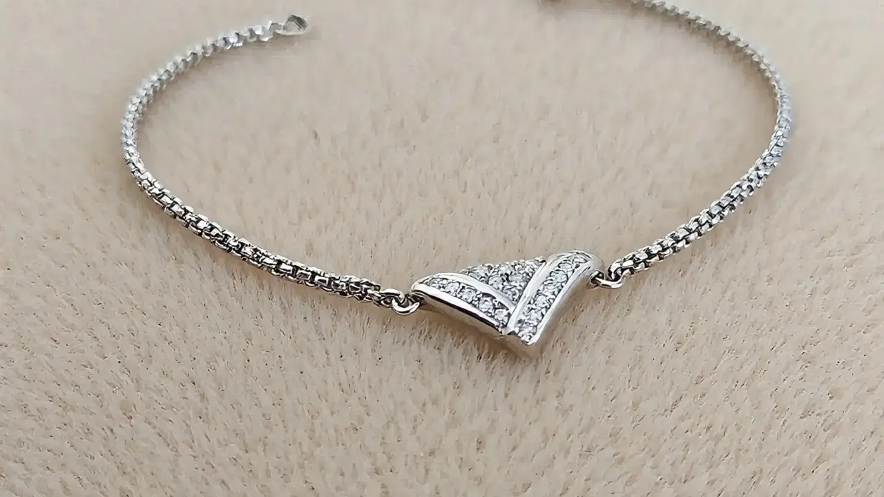 Model Gelang Tangan Perak Wanita