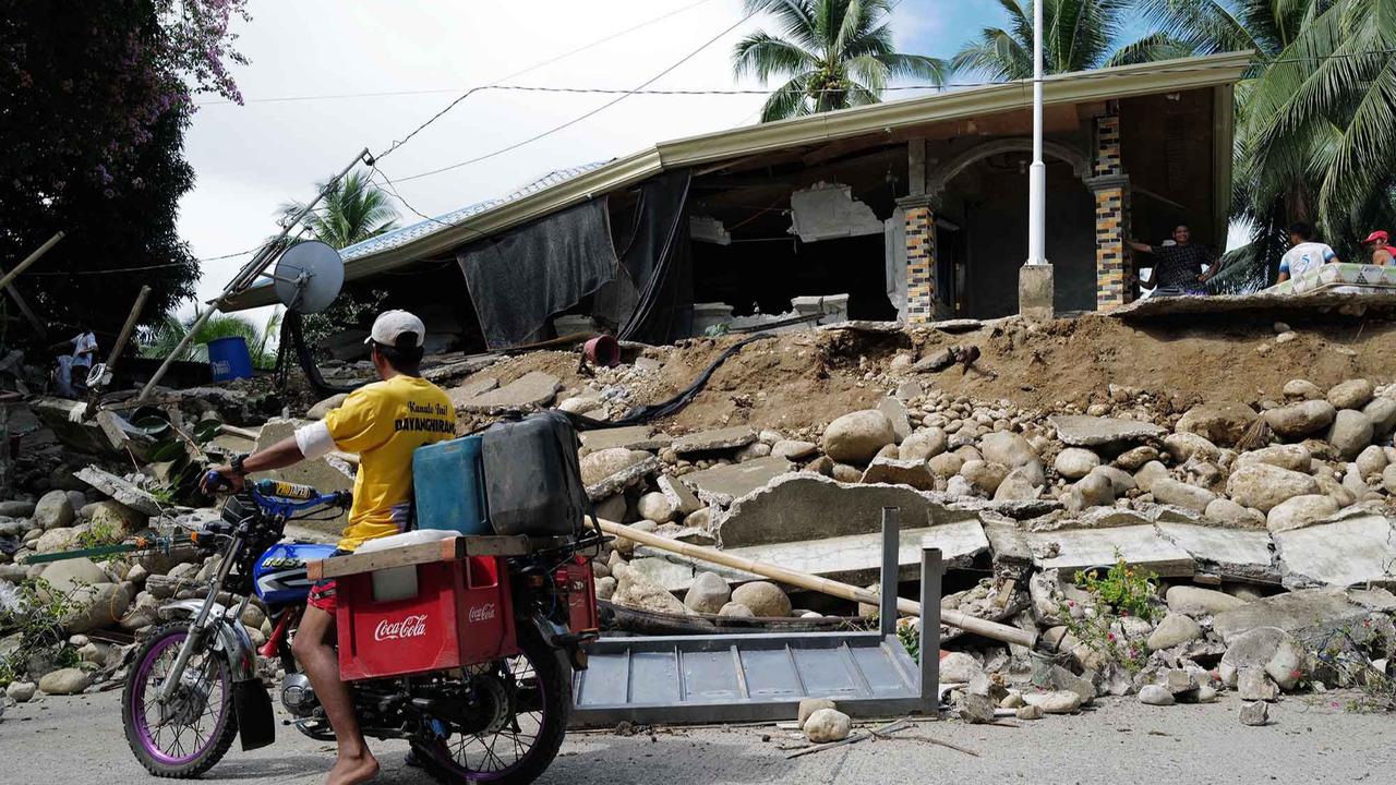FOTO: Dua Gempa Dahsyat Guncang Filipina Selatan, Delapan Tewas