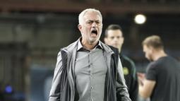 Pasukan Jose Mourinho berhasil menang tipis dengan skor 2-1. (Marco Bucco/LaPresse via AP)