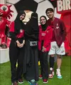 Umi Pipik beserta putrinya Adiba Khanza hadir dalam perayaan ulang tahun anak Lesti Kejora dan Rizky Billar. Dalam acara tersebut, Umi Pipik rela pinjam jarsey mantu. Sedangkan putrinya, Adiba mengenakan jarsey sang suami, Egy Mulana Vikri. [Instagram/_ummi_pipik_]