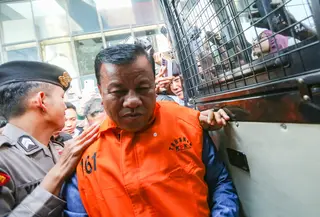 Bupati Kuantan Singingi Suhardiman Amby usai menjalani pemeriksaan di Gedung Merah Putih KPK, Jakarta, Rabu (1/7/2026). (Merdeka.com/ arie Basuki)