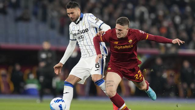 Foto: Sama-sama Menjalani Laga yang Diwarnai Kartu Merah, AS Roma dan Lazio Petik Tiga Angka Penuh di Liga Italia