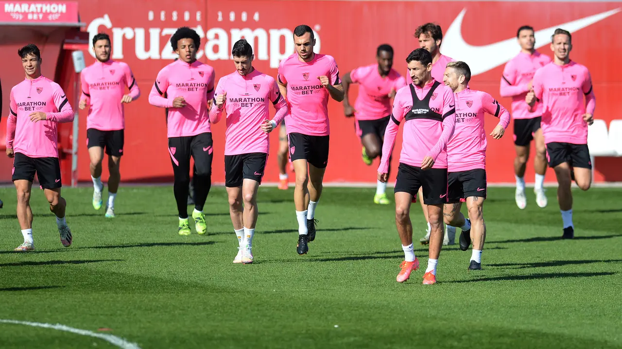 Intip Pemain Sevilla Latihan Jelang Lawan Borrusia Dortmund
