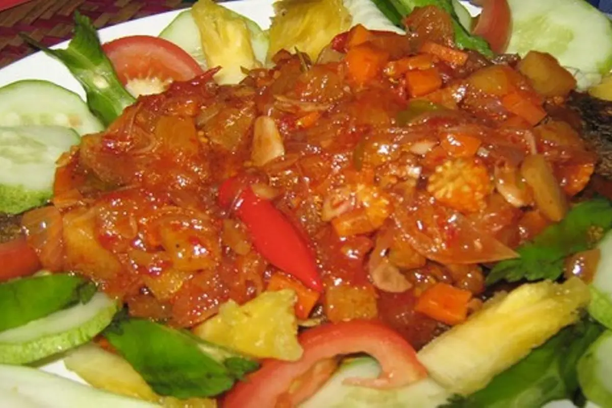 [Bintang] Resep Ikan Tongkol Bumbu Rujak, Cocok untuk Makan Siang