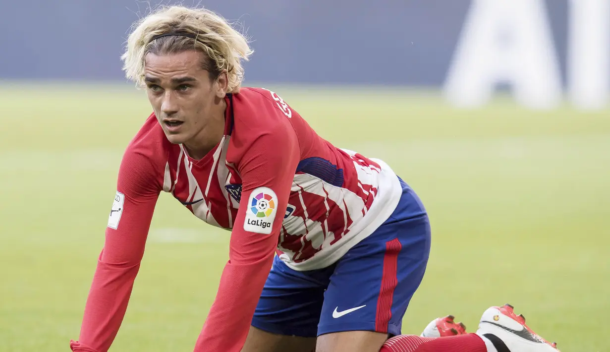 Ekspresi striker Atletico Madrid, Antoine Griezmann, saat pertandingan melawan Napoli pada laga turnamen pramusim Audi Cup 2017 di Stadion Allianz, Munchen, Selasa (1/8/2017). Atletico Madrid menang 2-1 atas Napoli. (AP/Sven Hoppe)