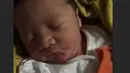 Meski bukan yang pertama kali, namun Zaskia sangat berbahagia dengan lahirnya Bhre. Sabtu (24/3/2018), Zaskia mengunggah foto sang anak di akun Instagram Storynya. Tampak si bayi mungil masih terpejam.  (Foto: Instagram)