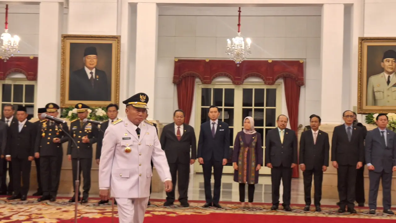 Muhidin dilantik sebagai Gubernur Kalimantan Selatan (Kalsel) di Istana Negara Jakarta, Senin (16/12/2024).