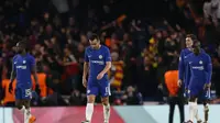 Kiper Arsenal, Petr Cech, menyebut minimnya kepercayaan diri menjadi jawaban atas merosotnya penampilan Chelsea musim ini. (AFP/Ian Kington)