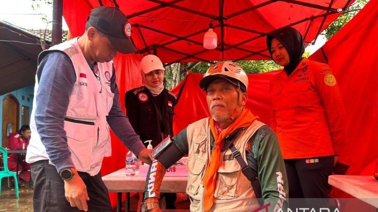 Basarnas Tingkatkan Proteksi Kesehatan Tim SAR di Lokasi Longsor Cisarua