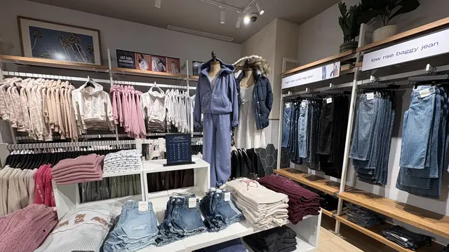 Holiday kids Collection Abercrombie & Fitch yang ada di Indonesia. [Anisha/Fimela]