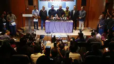 Perdana Menteri Malaysia Najib Razak menggelar konferensi pers di sebuah hotel di Sepang, Kuala Lumpur. (18/7/14) (REUTERS/Samsul Said)