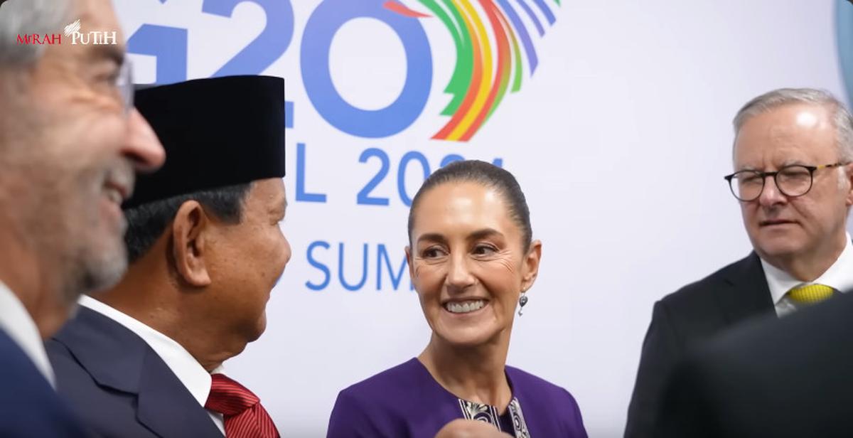Kepalkan Tangan Prabowo Teriak 'Viva Zapata' Depan Sosok Cantik Presiden Wanita Pertama Meksiko