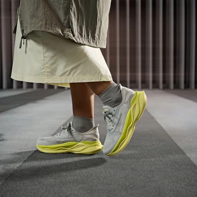 Clarks Pace, Sepatu Walking Performance Pertama dengan Sentuhan Teknologi dan Gaya Modern [Dok/Clarks]