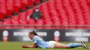 Pemain Manchester City, Georgia Stanway, tampak kecewa usai ditaklukkan Chelsea pada laga FA Women's Community Shield di Stadion Wembley, Sabtu (29/8/2020). Chelsea menang 2-0 atas Manchester City. (Andrew Couldridge/Pool via AP)