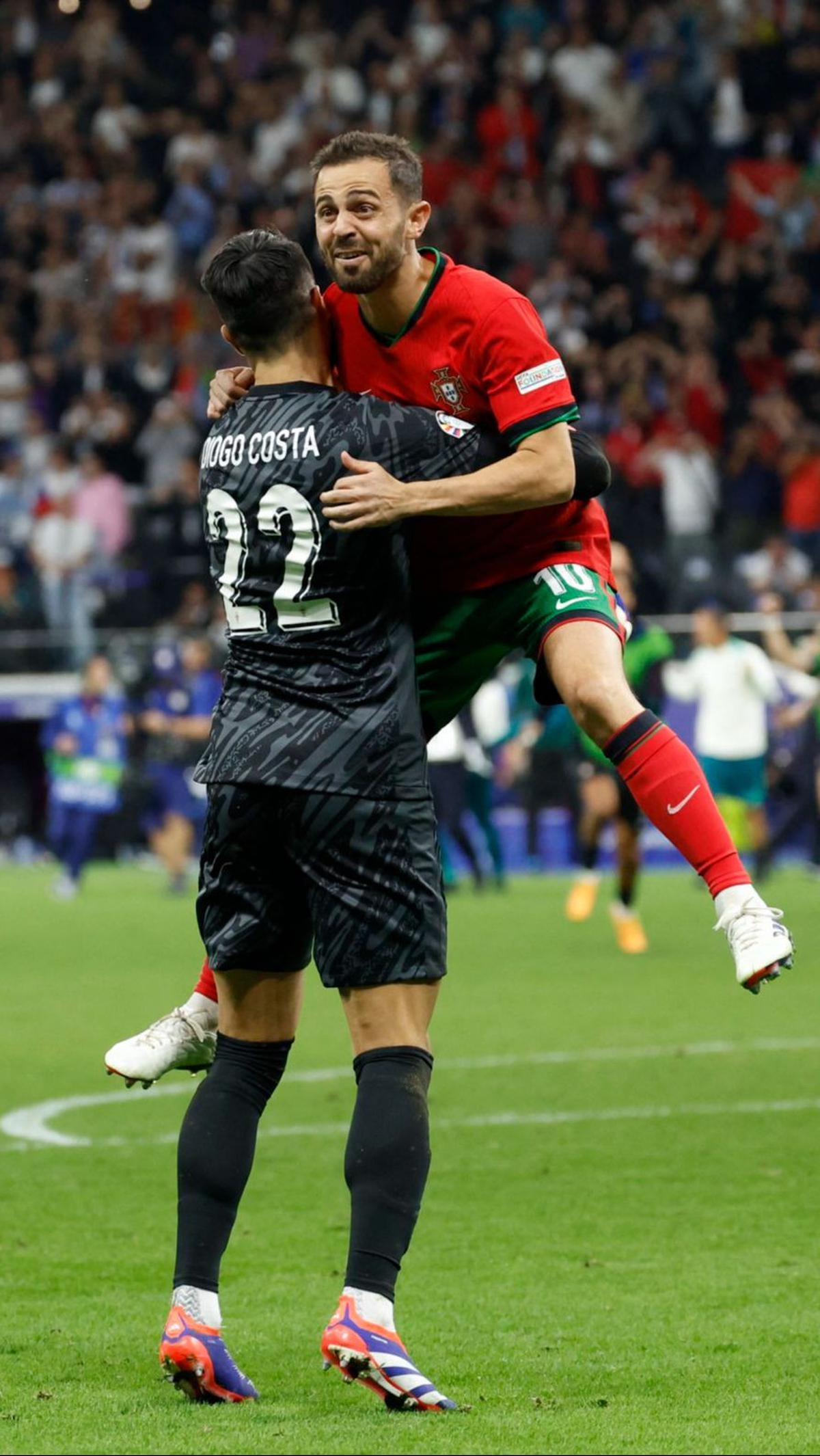 Kesuksesan Portugal menumbangkan Slovenia ini tak lepas dari penampilan gemilang sang kiper, Diogo Costa.&nbsp;Foto: Reuters