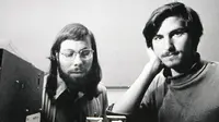 (ki-ka) Steve Wozniak dan Steve Jobs, dua orang di balik pembuatan komputer Apple yang fenomenal hingga sekarang.