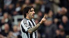 Sandro Tonali menjadi keran gol bagi Newcastle setelah berhasil menjebol gawang lawan pada menit keempat. Dua gol tuan rumah kemudian ditambah oleh Joelinton (6') dan Sven Botman (52'). (AP Photo/Jon Super)