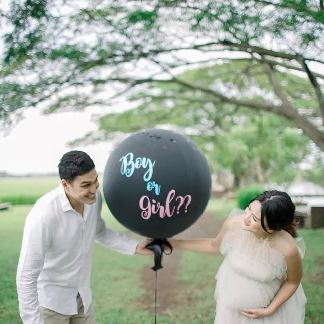 6 Momen Marcel Chandrawinata dan Istri Ungkap Jenis Kelamin Anak Pertama