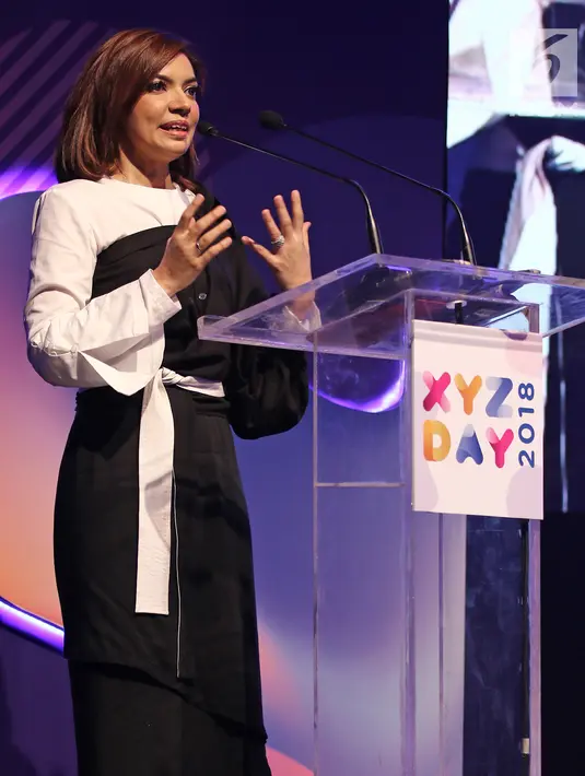 Presenter Najwa Shihab saat menjadi pembicara dalam acara XYZ DAY 2018 di The Hall Senayan City, Jakarta, Rabu (25/4). XYZ Day merupakan ajang perkenalan KapanLagi Youniverse. (Liputan6.com/Herman Zakharia)