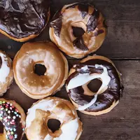 ilustrasi apa itu glaze donat/Stephanie Frey/shutterstock
