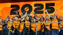 McLaren sukses mengunci gelar konstrukor Formula 1 setelah pembalap mereka, Lando Norris finis ketiga di GP Singapura 2025, Minggu (05/10/2025). (AP Photo/Vincent Thian)