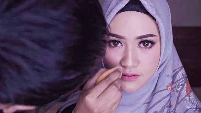 Tampil Beda, 6 Potret Cantik Happy Asmara Saat Pakai Hijab Ini Banjir Pujian
