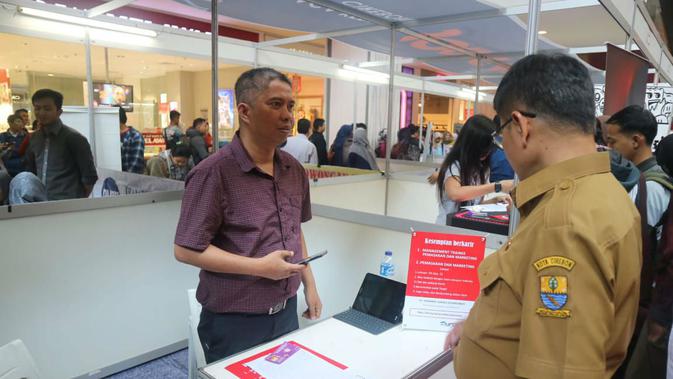 Suasana Job Fair Cirebon 2019 dengan jenis lowongan pekerjaan yang lebih banyak dibandingkan tahun lalu. Foto (Liputan6.com / Panji Prayitno)
