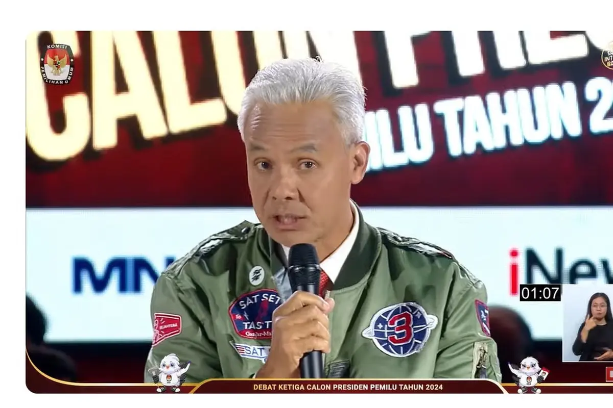 Calon presiden nomor urut 3 Ganjar Pranowo saat debat capres ketiga yang digelar KPU pada Minggu (7/1/2024) di Istora, Senayan, Jakarta.