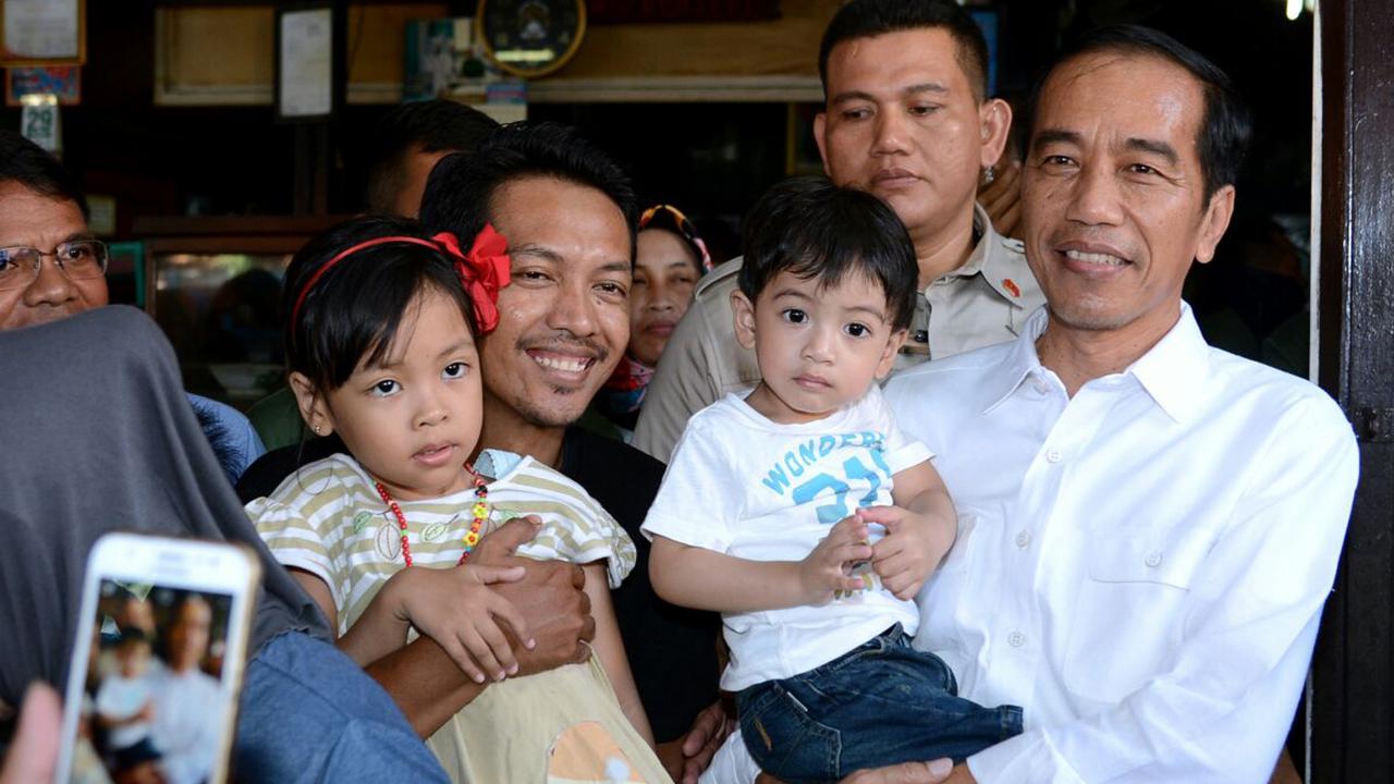 Jokowi Libur Akhir Pekan Bermain bersama Cucu