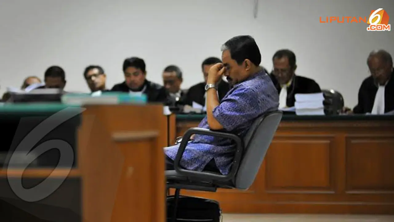 luthfi-hasan-ishaaq-galery-4-131205b.jpg