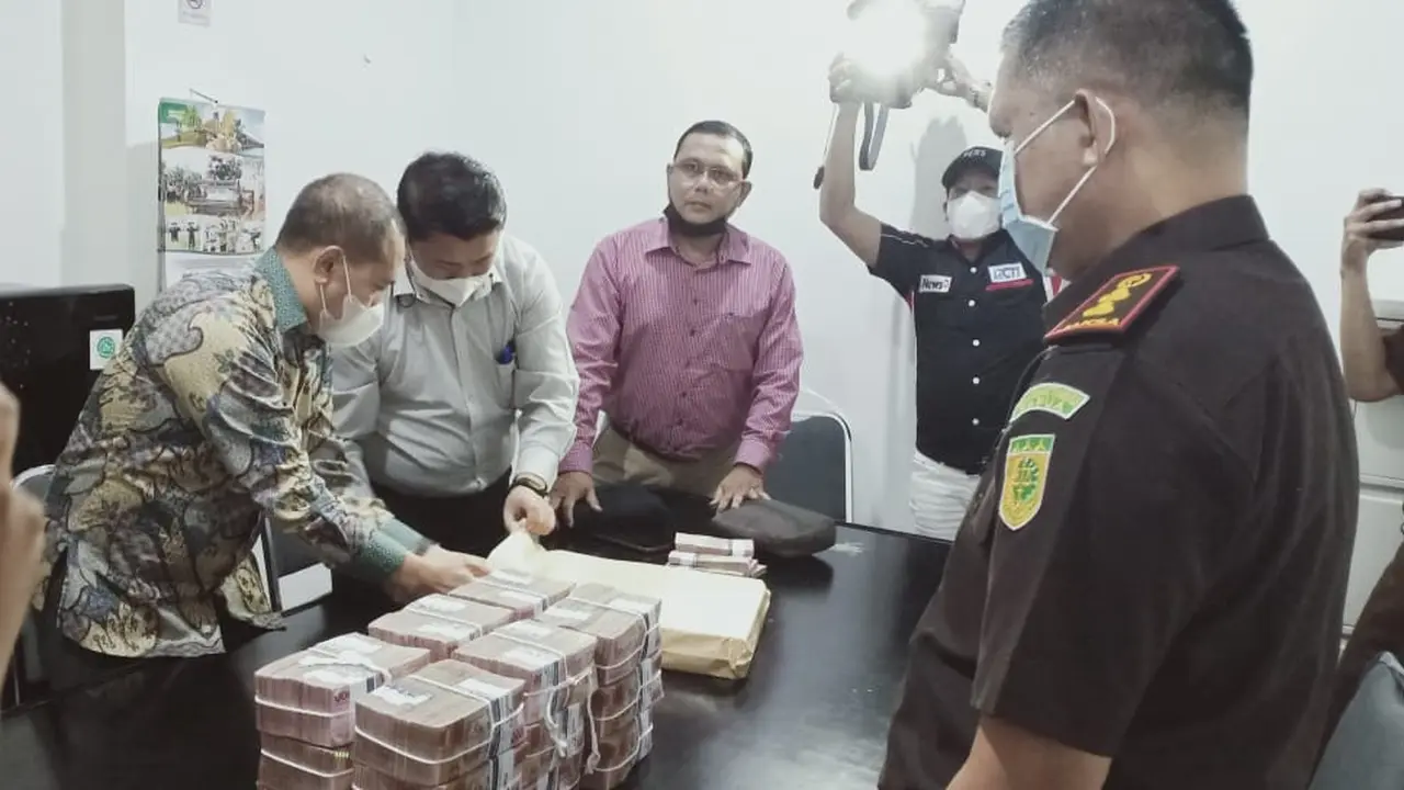 Uang Korupsi Miliaran Rupiah Dikembalikan ke Kejari Ogan Ilir