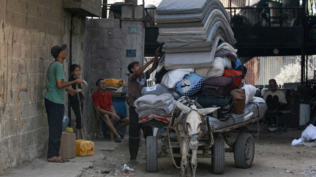 FOTO: Warga Gaza Mengungsi, Israel Ancam Hancurkan Kota Jika Hamas Tak Menyerah