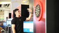 Sunny Kings Handoko beralih menekuni darts usai dirinya meninggalkan olahraga basket akibat menderita cedera ACL pada 2018. Berangkat dari situ, dia mulai menjajal berbagai kompetisi darts di negara-negara Asia Tenggara selama tinggal di Singapura, sebelum akhirnya kembali ke Indonesia. (Istimewa)