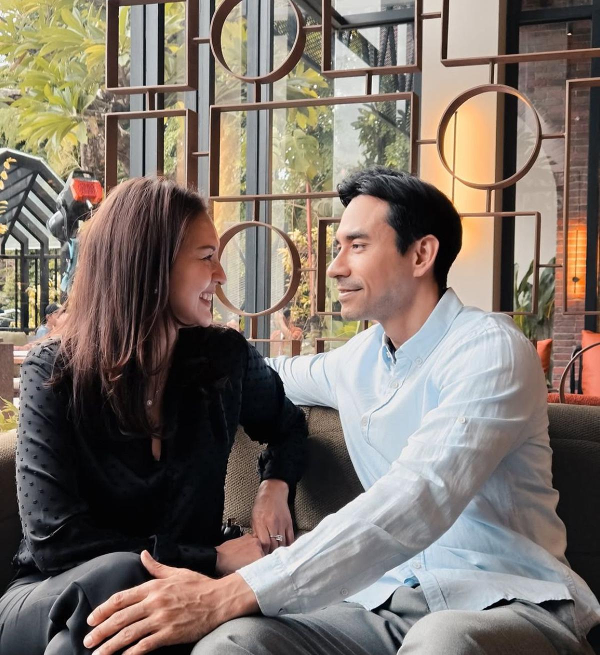 Cinta yang Bertahan 18 Tahun, Potret Manis Donna Agnesia dan Darius Sinathrya