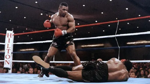Mike Tyson jadi petinju terkenal dengan bayaran tertinggi di awal kariernya (AFP)