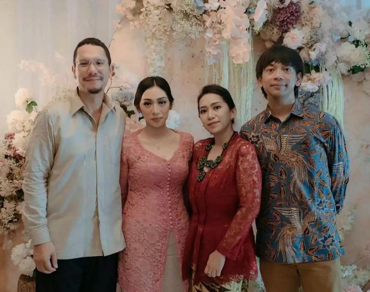 Kedekatan Tak Terduga, Artis dan Iparnya yang Selalu Kompak