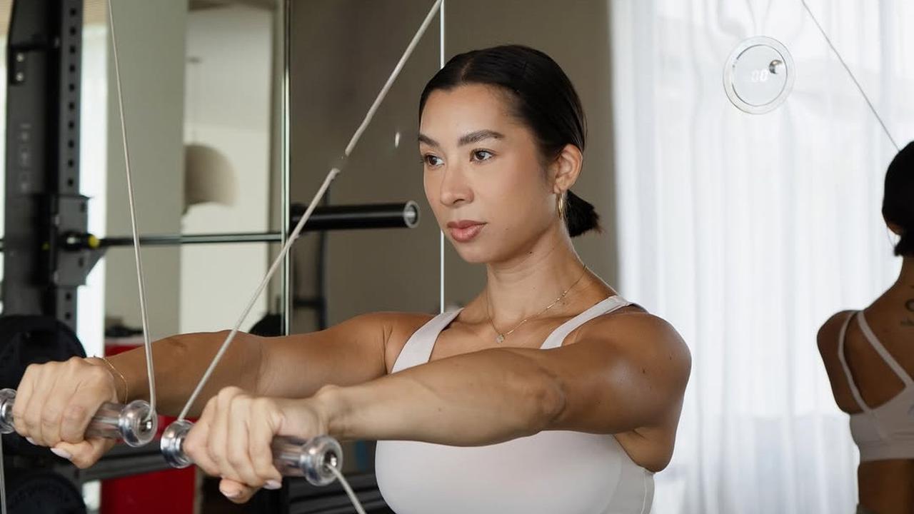 5 Potret Jennifer Bachdim Tetap Body Goals Walaupun Punya Empat Anak, Pesonanya Curi Perhatian