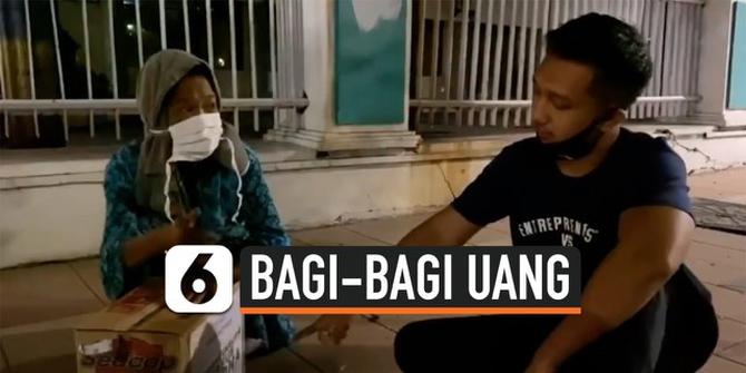 VIDEO: Balas Aksi Youtuber yang Jadi Buron, Pemuda Ini Bagi-Bagi Uang