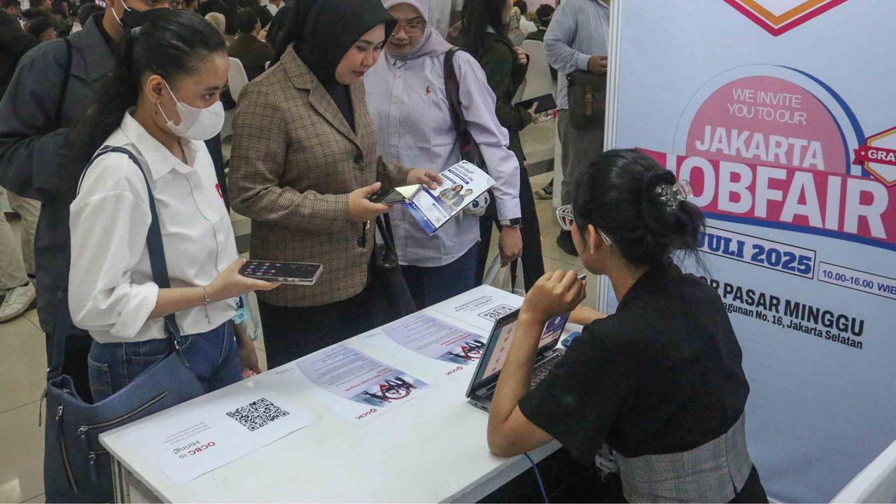 FOTO: Ribuan Pencari Kerja Padati Jakarta Job Fair 2025, Lowongan Dibuka di 40 Perusahaan