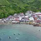 Kelurahan tanjung keramat yang terletak di pesisir pantai Teluk Tomini (Arfandi Ibrahim/Liputan6.com)