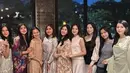 Tahun ini, acara tersebut berlangsung di lokasi yang sama dengan Gala Dinner Puteri Indonesia 2022, menghadirkan nuansa nostalgia bagi para finalis yang pernah berjuang bersama dalam ajang bergengsi tersebut. [@shinta.yuliasmi].