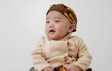 7 Potret Baby Elio Anak Joshua Suherman dan Clairine Clay, Menggemaskan Pakai Blangkon di Acara Wisuda